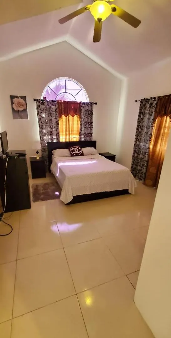 Finest Accommodation Caymanas House # 16 Ellis Caymanas 0*,